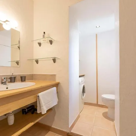 Renting Atypical One Bedroom In The Heart Of Apartment *